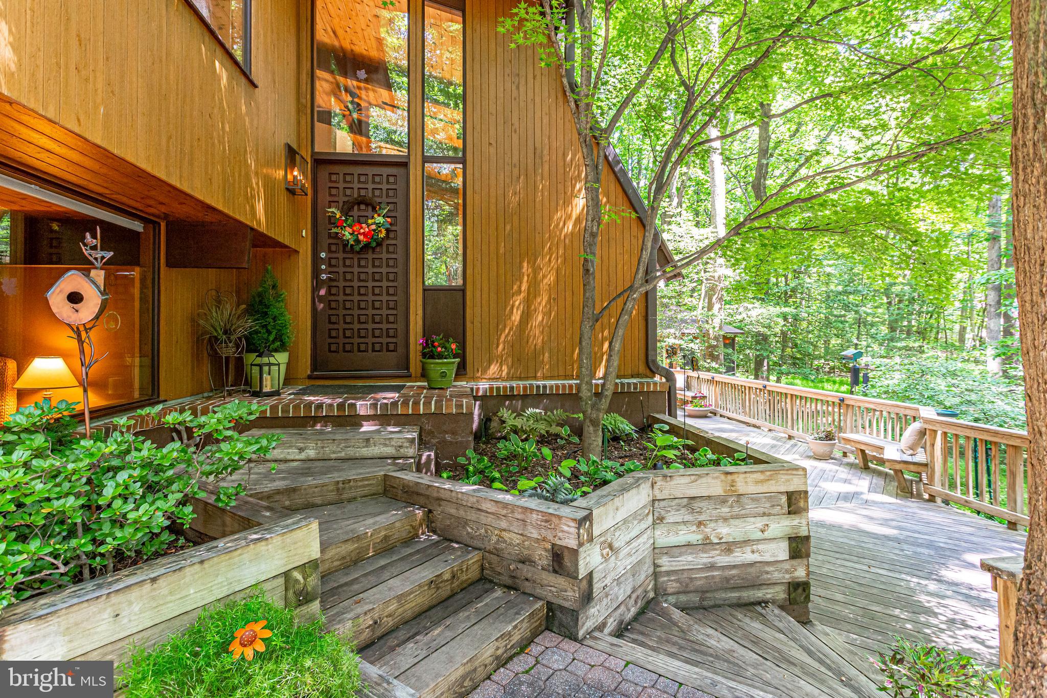 11606 Foxclove Road Reston, VA 20191 - Photo 10 of 80 Beautiful & Welcoming Landscaping