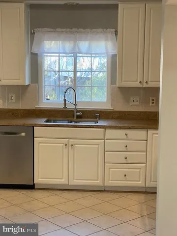 $3,900 | 8118 Madrillon Springs Lane, Vienna, VA 22182