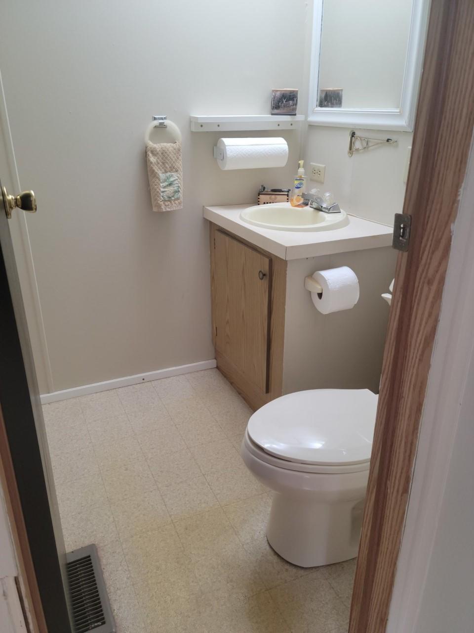 39 Reservoir Road South Paris, ME 04281 - Photo 20 of 35 Half bath