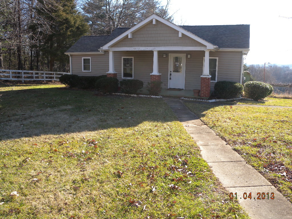 2512 Retreat Road Boones Mill, VA 24065 - Photo 1 of 6 004