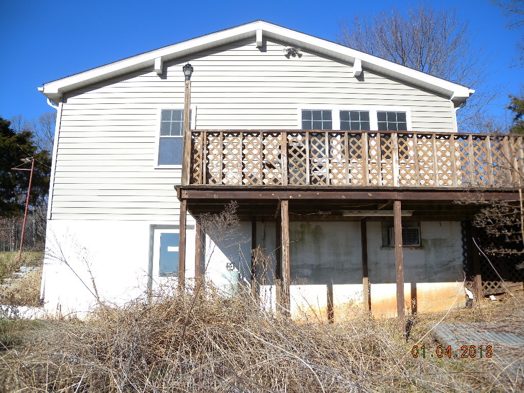 2512 Retreat Road Boones Mill, VA 24065 - Photo 2 of 6 072