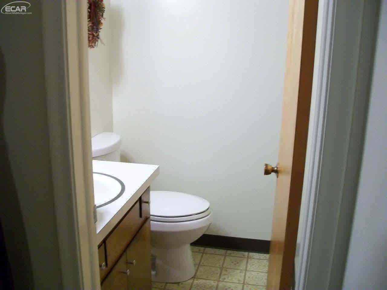 3356 Ridgecliffe Drive Flint, MI 48532 - Photo 15 of 24 21149287-14.JPG
