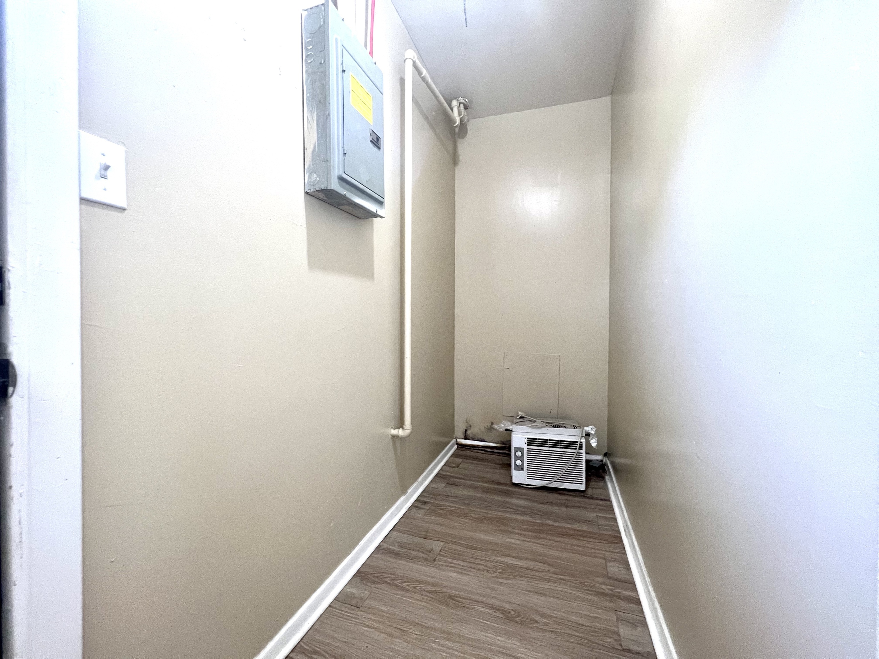 3526 Lowry Road Indianapolis, IN 46222 - Photo 15 of 16 Gallery Image 15
