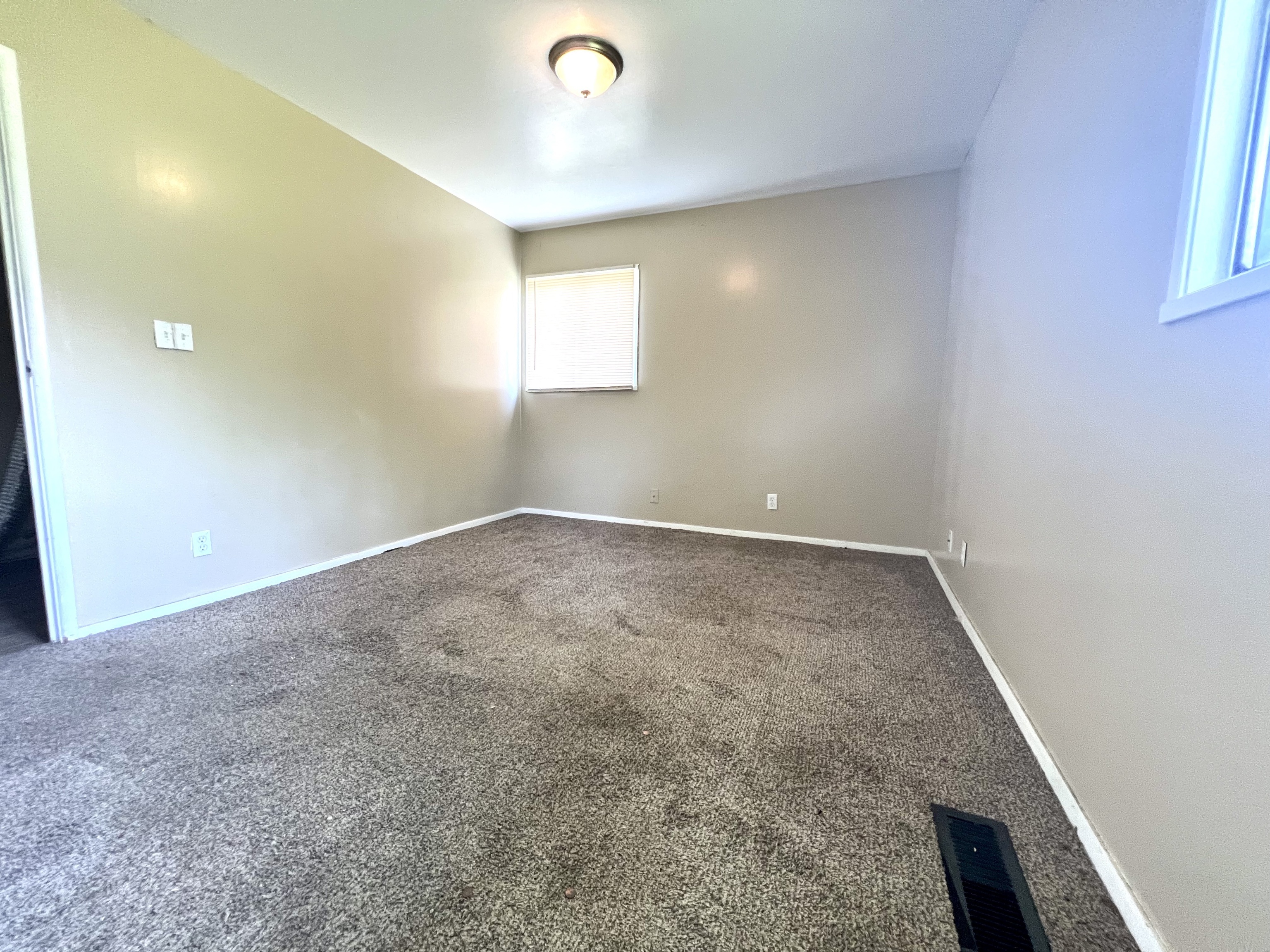 3526 Lowry Road Indianapolis, IN 46222 - Photo 9 of 16 Gallery Image 9
