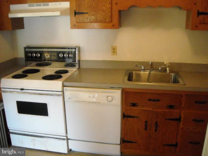 1501 Shawan Road Cockeysville, MD 21030 - Photo 9 of 24 a utility room with dryer and washer