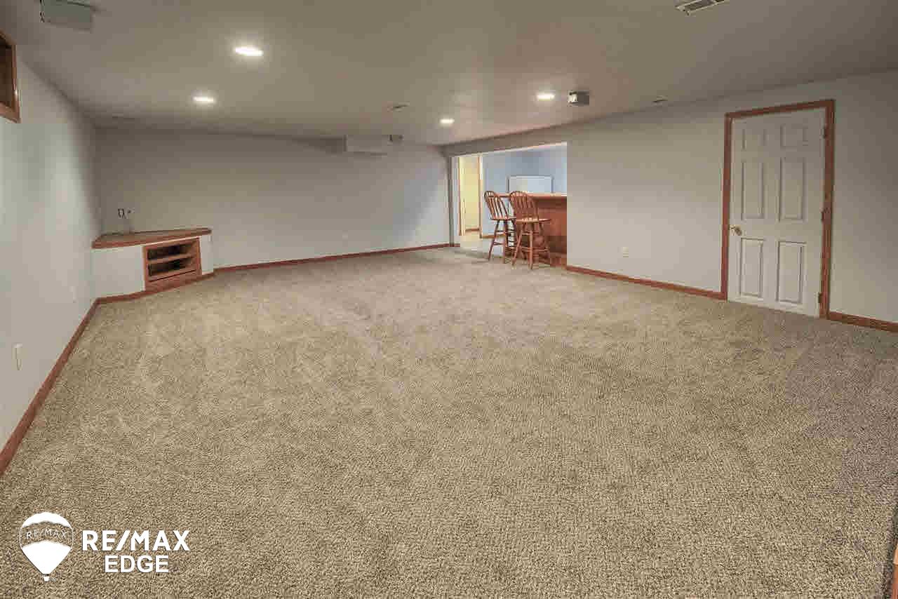 11307 East Potter Road Davison, MI 48423 - Photo 15 of 46 21425483-14.JPG