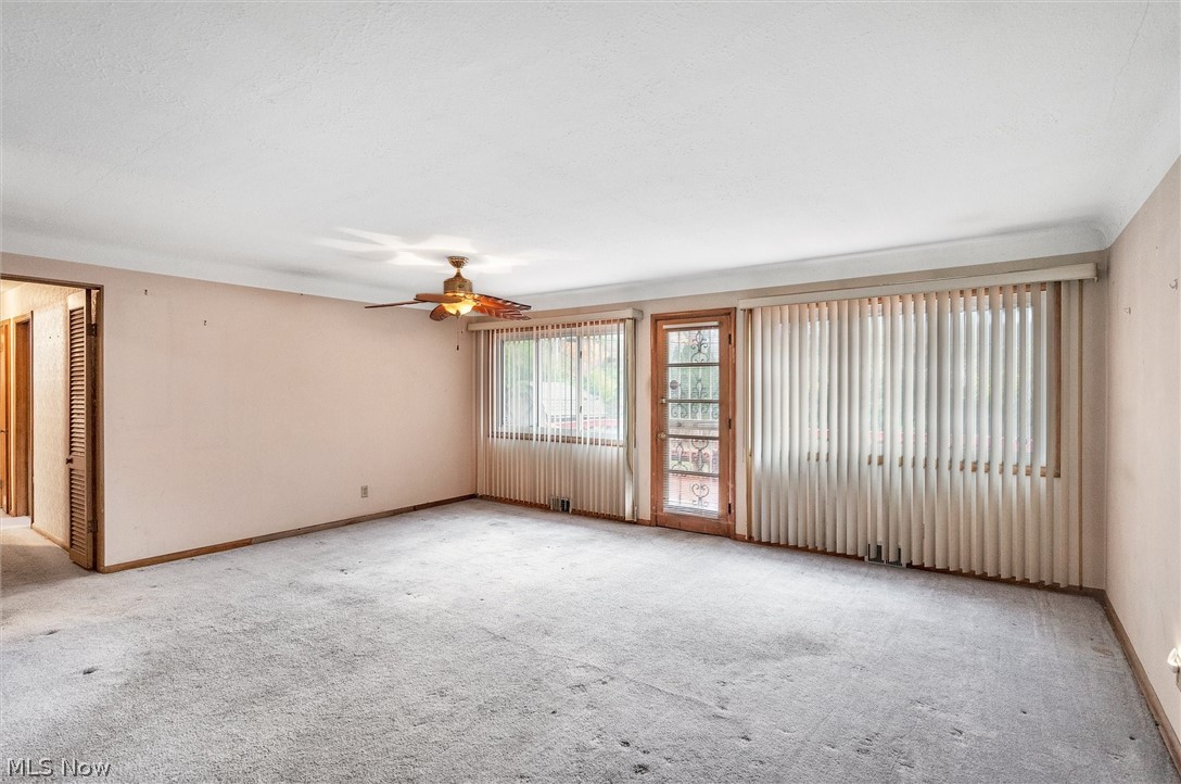 933 Hanley Road Cleveland, OH 44124 - Photo 5 of 29