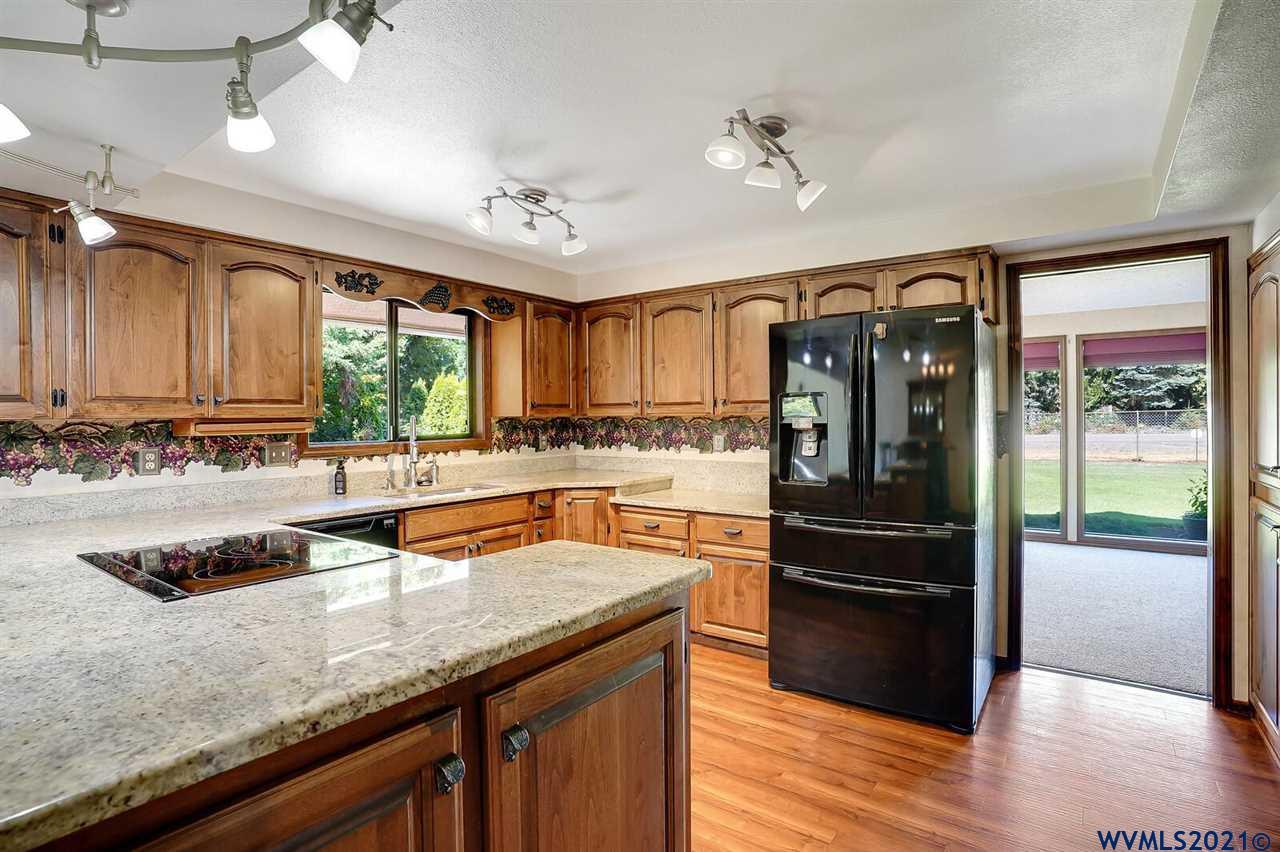 5305 Radell Court Southeast Salem, OR 97317 - Photo 17 of 42