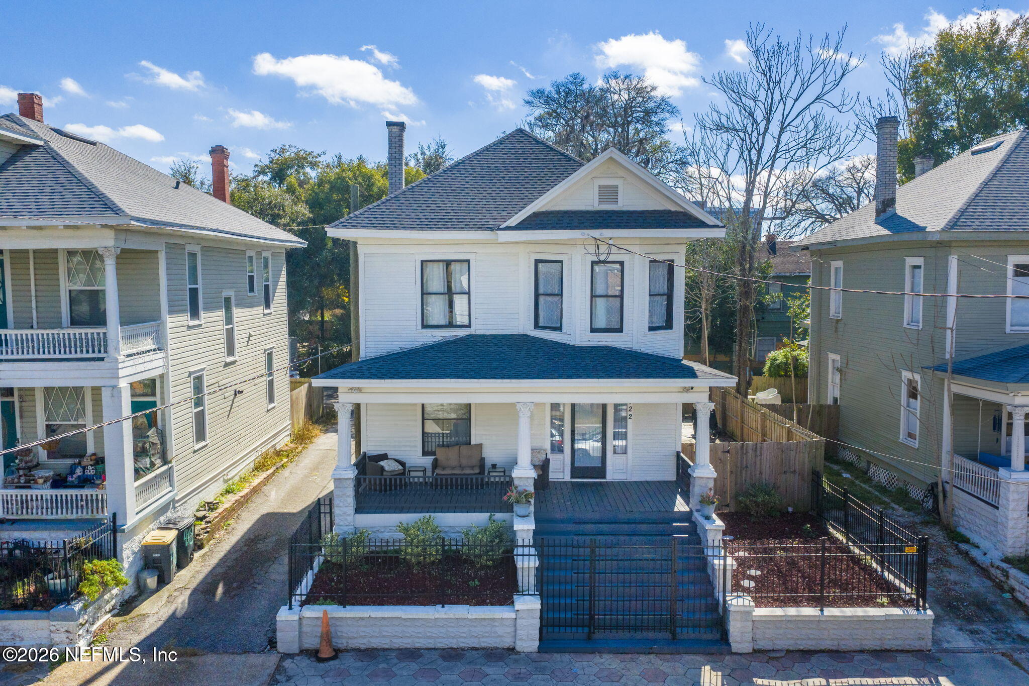422 7th Street West Jacksonville, FL 32206 - Photo 67 of 71 a front view of a house with yard