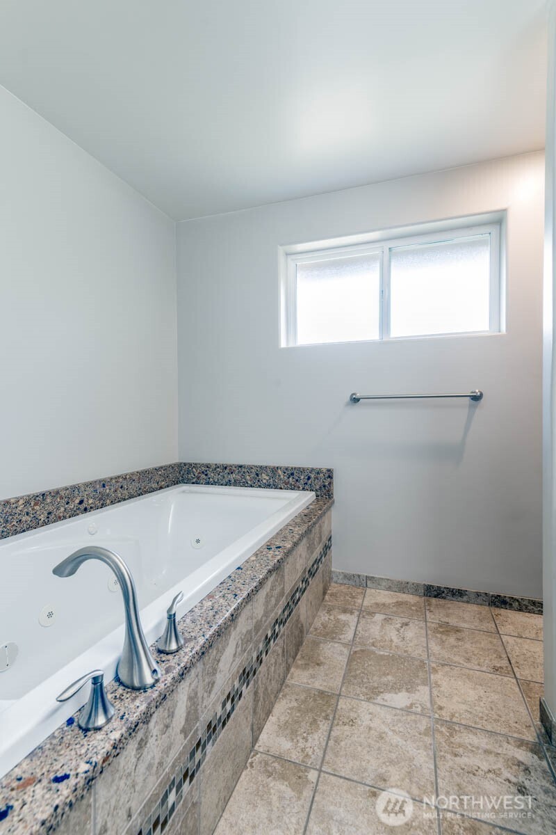 5207 Erlands Point Road Northwest Bremerton, WA 98312 - Photo 28 of 37