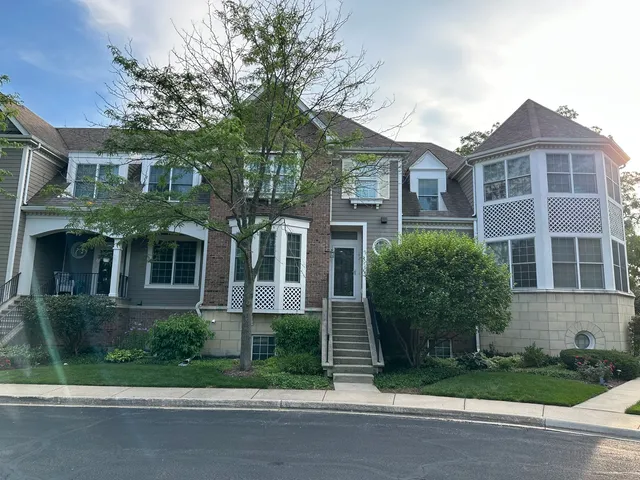 $3,900 | 1921 Lynn Circle, Libertyville, IL 60048