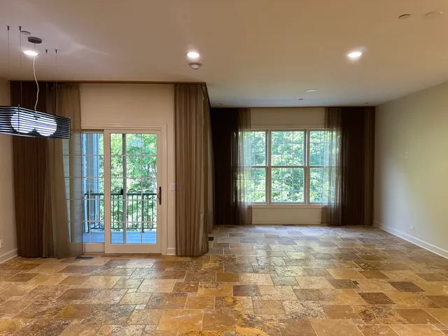 $3,900 | 1921 Lynn Circle, Libertyville, IL 60048