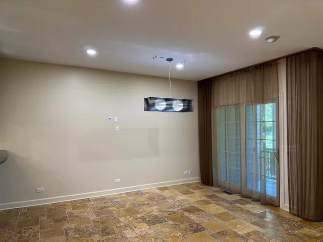 $3,900 | 1921 Lynn Circle, Libertyville, IL 60048