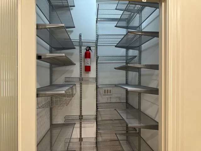 $3,900 | 1921 Lynn Circle, Libertyville, IL 60048