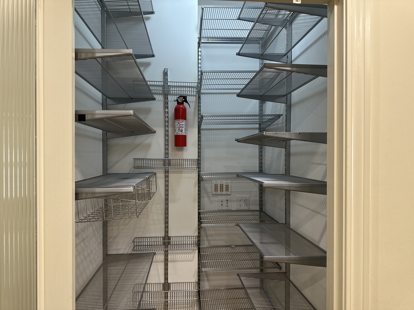 1921 Lynn Circle Libertyville, IL 60048 - Photo 17 of 42