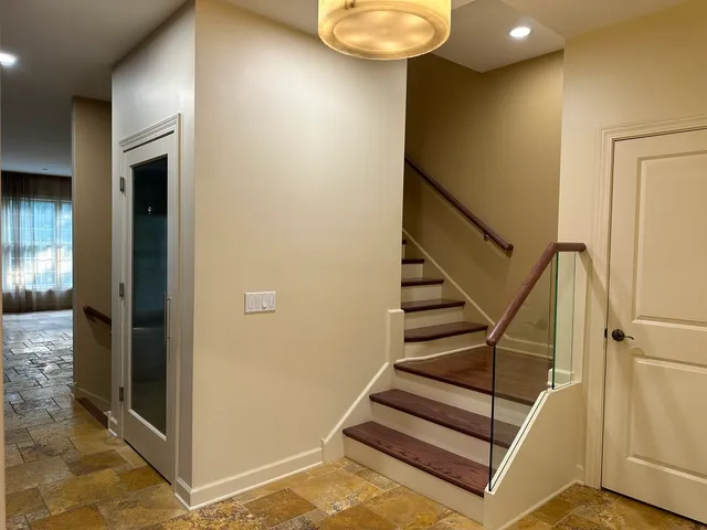 $3,900 | 1921 Lynn Circle, Libertyville, IL 60048