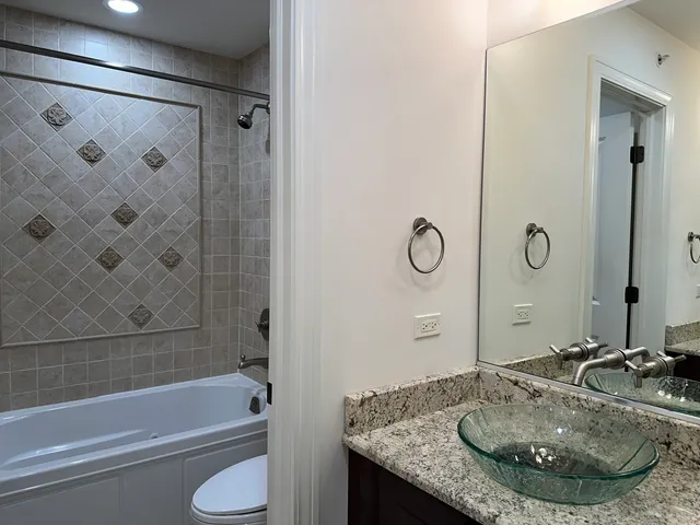 $3,900 | 1921 Lynn Circle, Libertyville, IL 60048