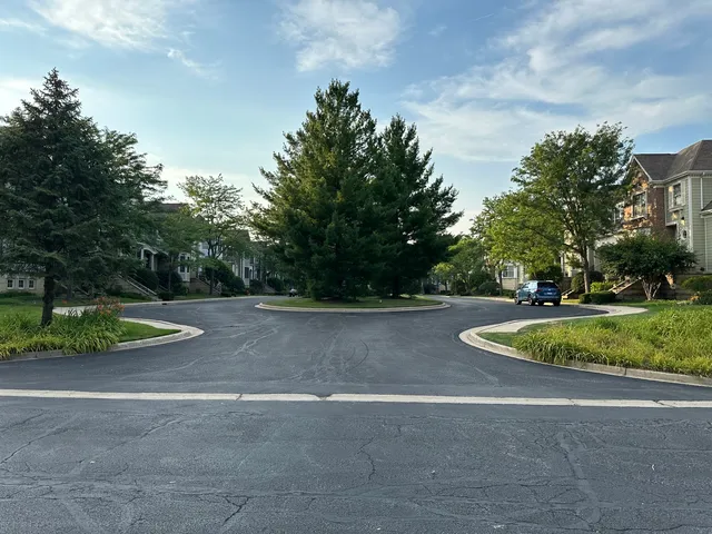 $3,900 | 1921 Lynn Circle, Libertyville, IL 60048