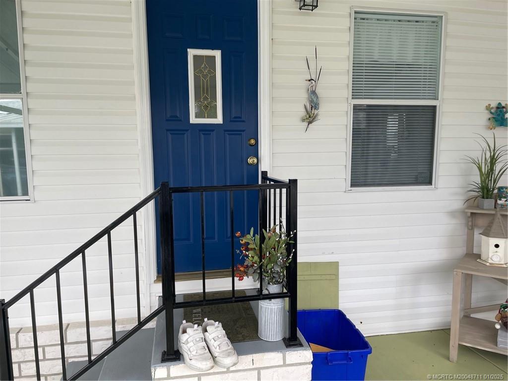 2596 Southwest Olds Place Stuart, FL 34997 - Photo 5 of 17 Gallery Image 5