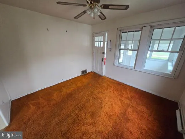 a view of empty room with window