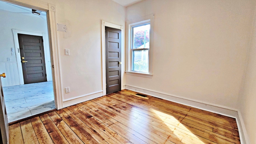 181 Foster Street, Unit 1 Fall River, MA 02721 - Photo 17 of 38