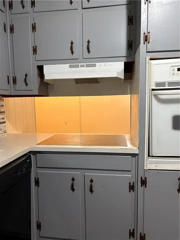 a close view of sink and tap