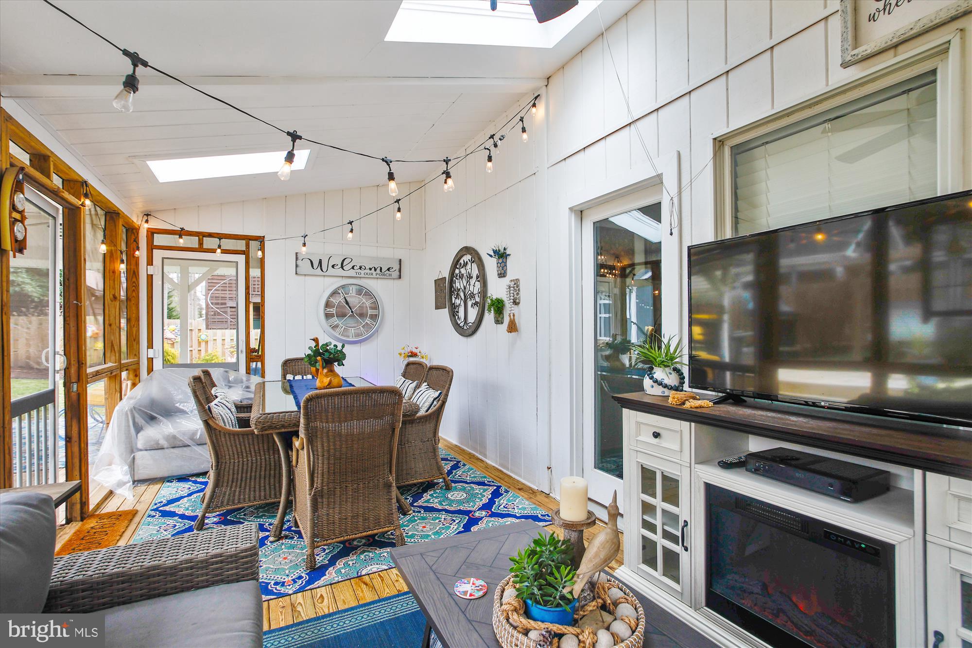 158 Southdown Road Edgewater, MD 21037 - Photo 17 of 26 3 Season Porch