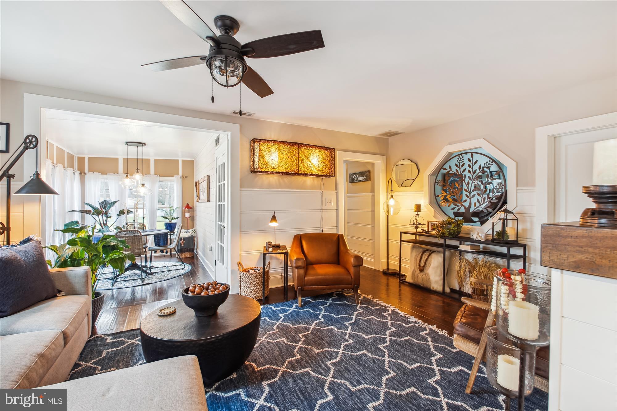 158 Southdown Road Edgewater, MD 21037 - Photo 5 of 26 Living Room