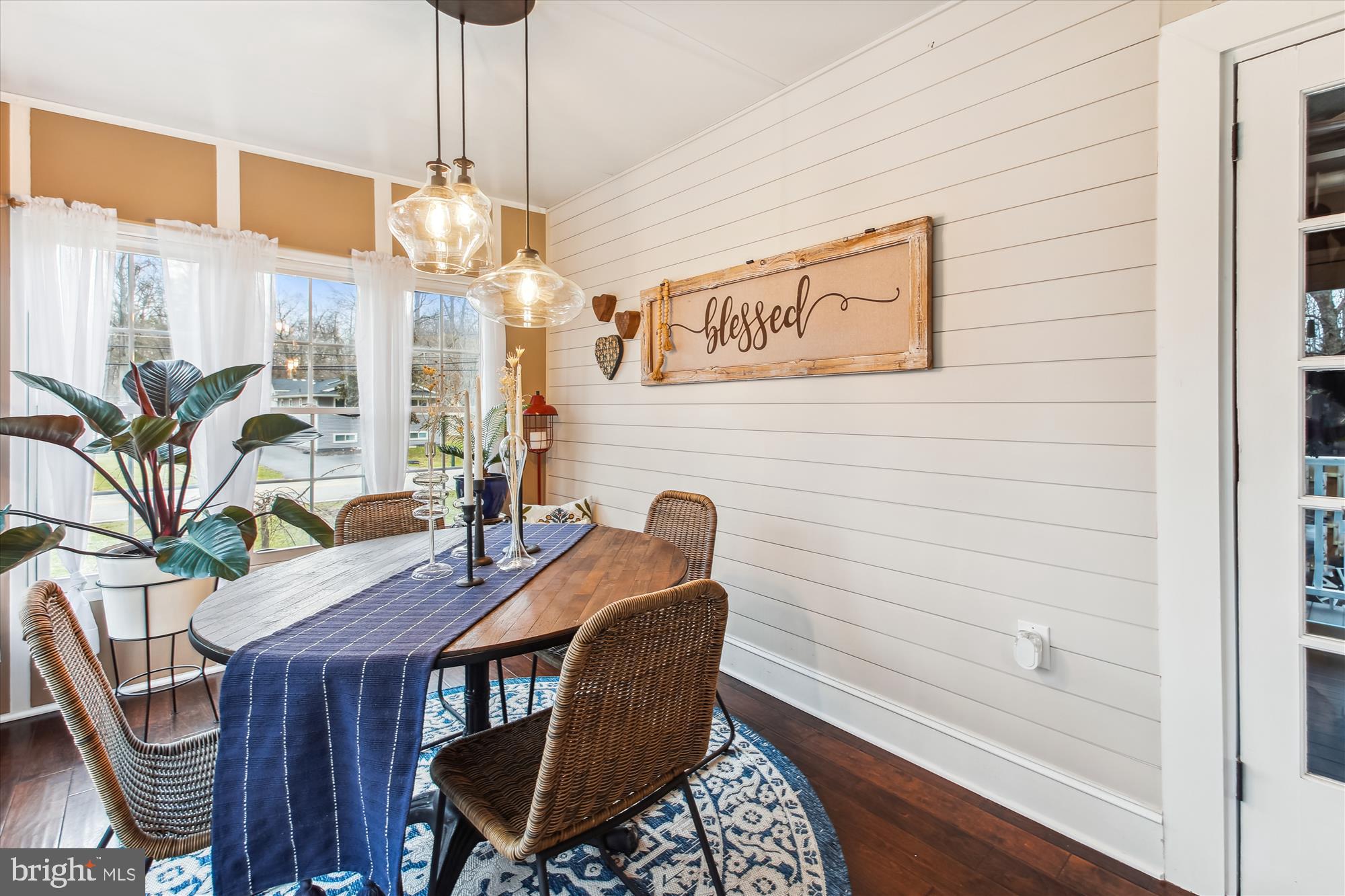 158 Southdown Road Edgewater, MD 21037 - Photo 6 of 26 Dining Room