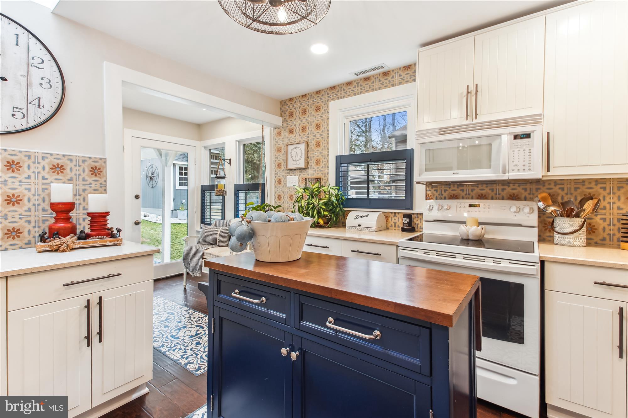 158 Southdown Road Edgewater, MD 21037 - Photo 8 of 26 Kitchen