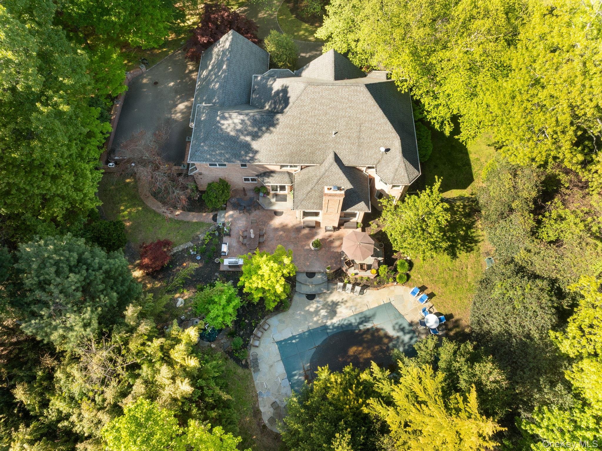 2 Spring Hill Road St. James, NY 11780 - Photo 8 of 47