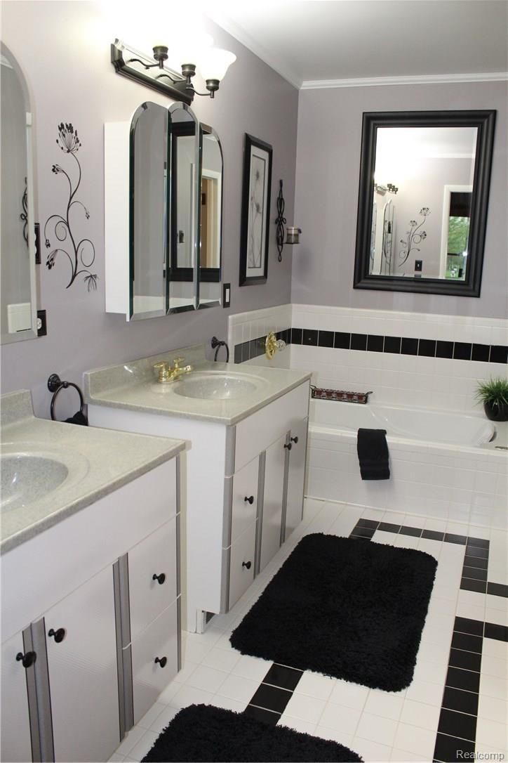 36090 Willow Road New Boston, MI 48164 - Photo 27 of 49 Master Suite with Jet Tub and Double Vanities