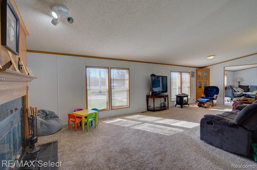 3509 South Genesee Road Burton, MI 48519 - Photo 8 of 32
