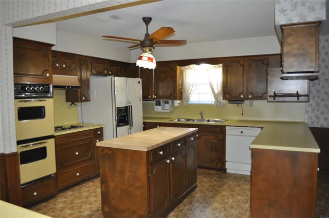 $795,000 | 1713 Woody Lane, Sealy, TX 77474