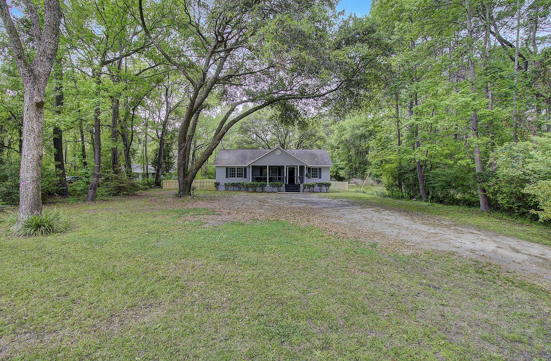 548 Main Road Johns Island, SC 29455 - Photo 1 of 32 548 Main Rd - Front
