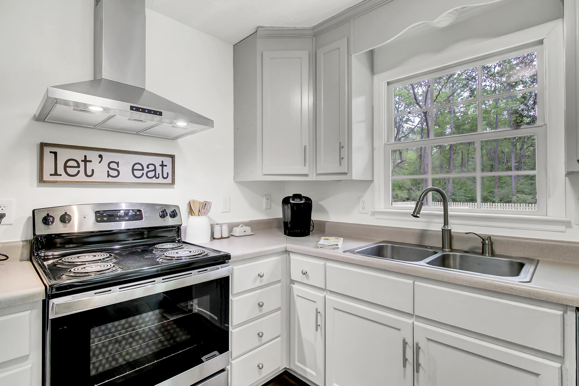 548 Main Road Johns Island, SC 29455 - Photo 15 of 32 548 Main Rd - Kitchen
