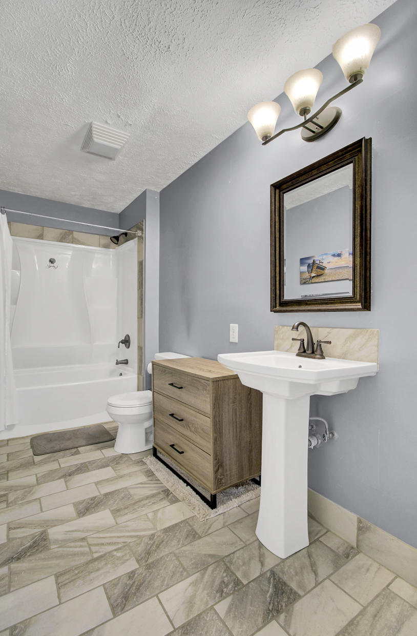548 Main Road Johns Island, SC 29455 - Photo 21 of 32 548 Main Rd - Owner's Bath