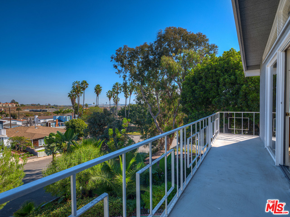 7553 Trask Avenue Playa del Rey, CA 90293 - Photo 4 of 24 a view of a balcony