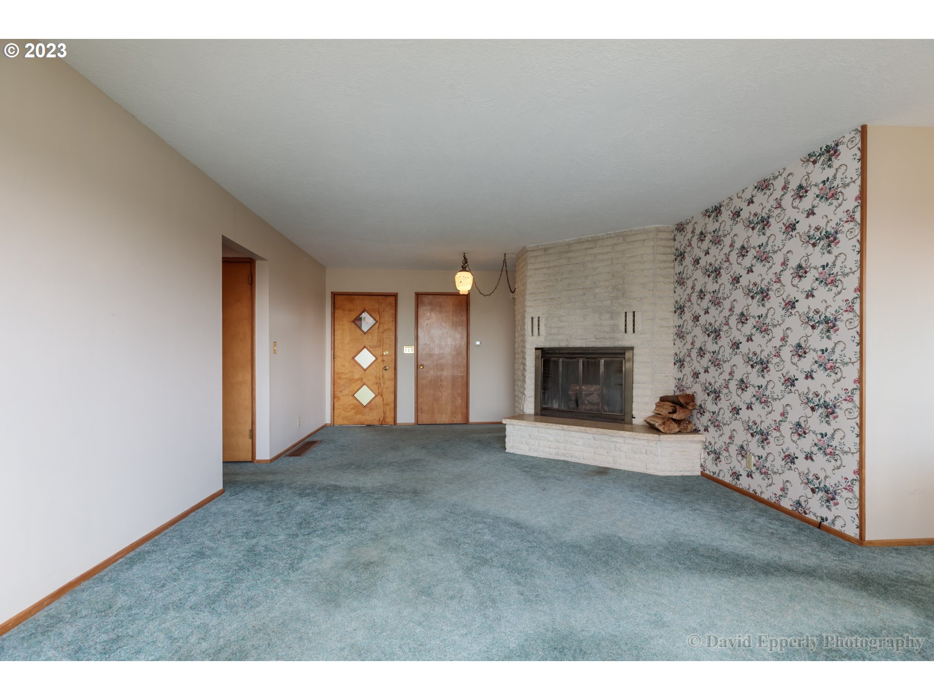 510 Hillcrest Road St. Helens, OR 97051 - Photo 2 of 27 Living Room