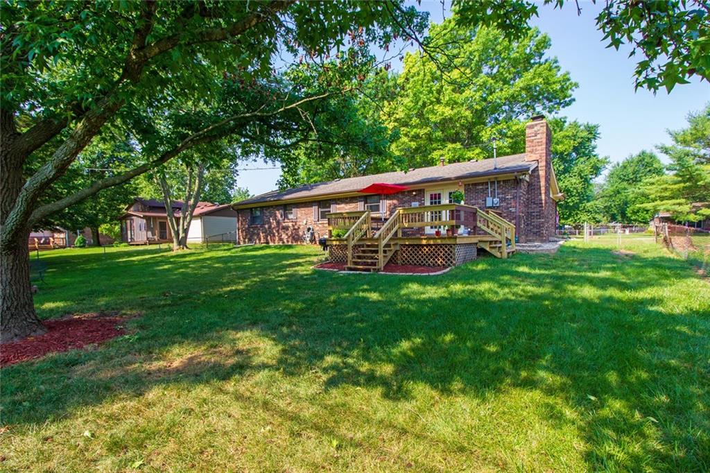1183 Stonegate Road Greenwood, IN 46142 - Photo 2 of 21 Gallery Image 2