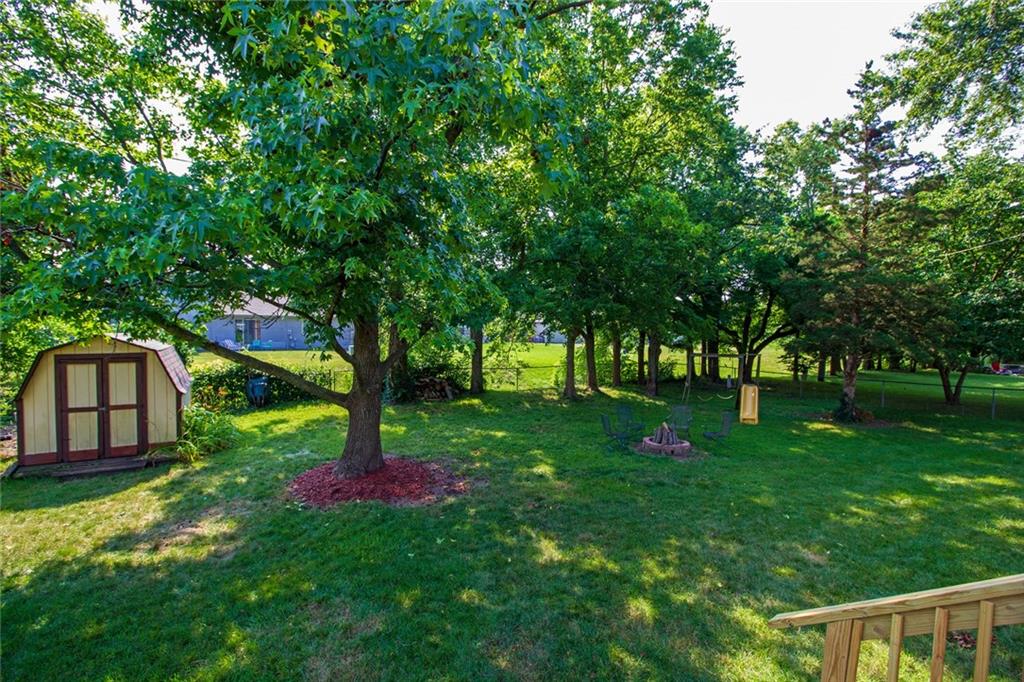 1183 Stonegate Road Greenwood, IN 46142 - Photo 19 of 21 Gallery Image 19