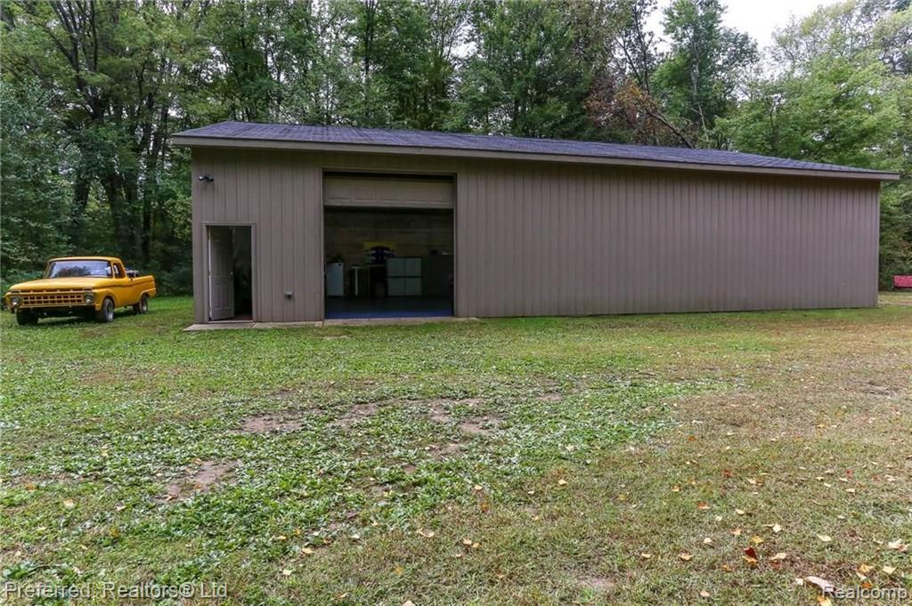 16870 Renton Road Belleville, MI 48111 - Photo 33 of 41