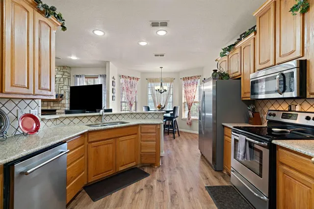 $549,999 | 247 Southwest Brushy Mound Road, Burleson, TX 76028