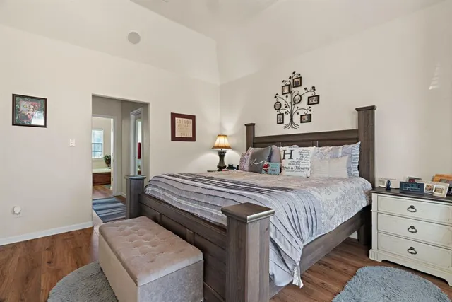 $549,999 | 247 Southwest Brushy Mound Road, Burleson, TX 76028