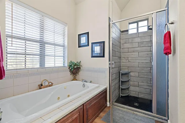 $549,999 | 247 Southwest Brushy Mound Road, Burleson, TX 76028