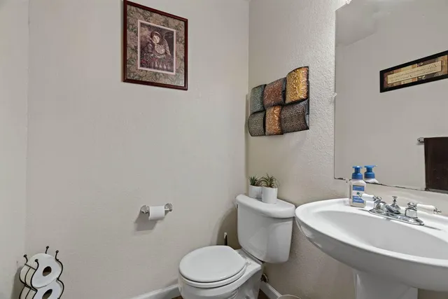 $549,999 | 247 Southwest Brushy Mound Road, Burleson, TX 76028