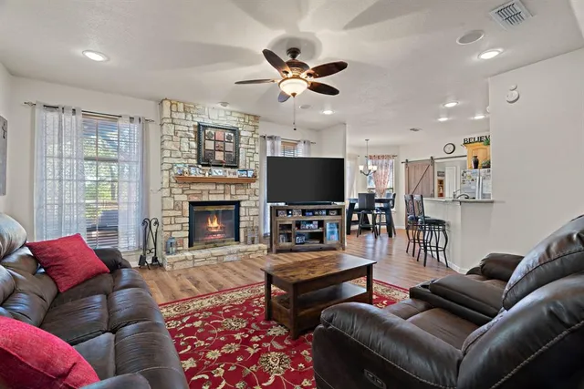 $549,999 | 247 Southwest Brushy Mound Road, Burleson, TX 76028