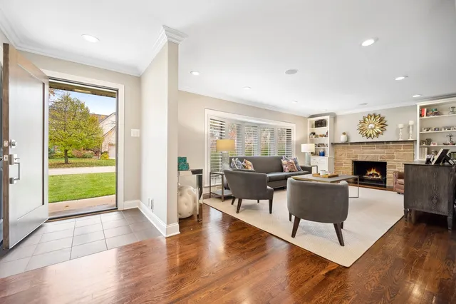 $850,000 | 824 Echo Lane, Glenview, IL 60025