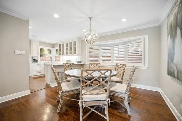 $850,000 | 824 Echo Lane, Glenview, IL 60025