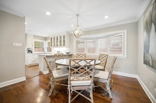 $850,000 | 824 Echo Lane, Glenview, IL 60025